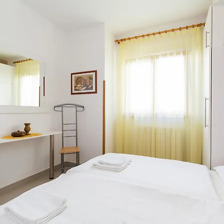 Guest house Ulika & 3*