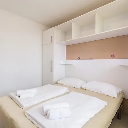 Guest house Ulika & 3*