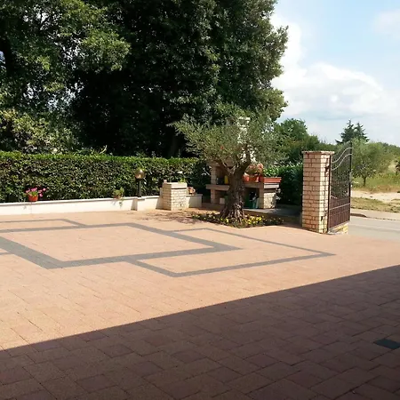 Guest house Ulika & 3*