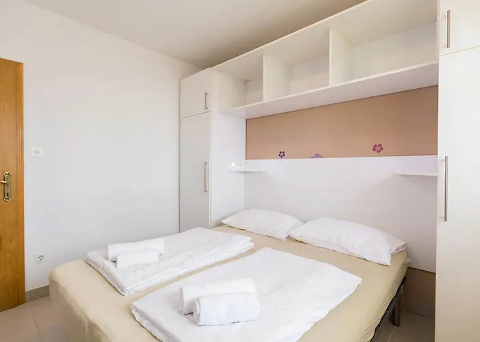 게스트하우스 Ulika & 3*