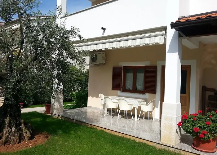 Ulika & 게스트하우스 포레치