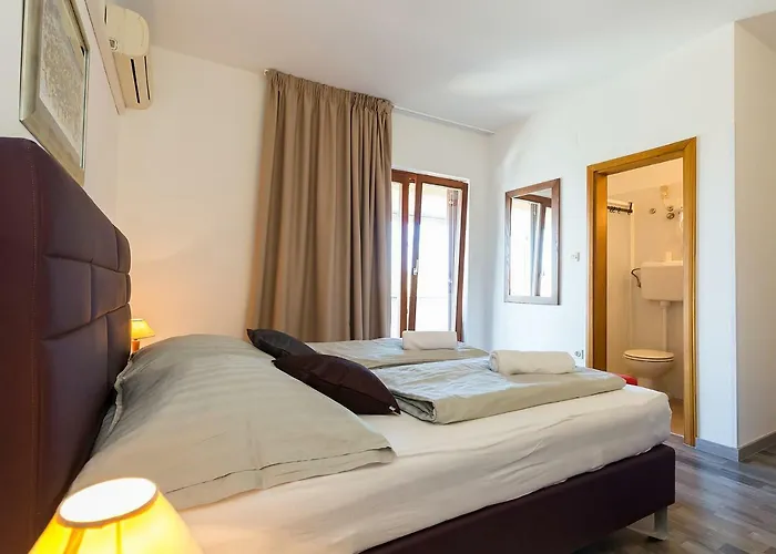 게스트하우스 Ulika & 3*